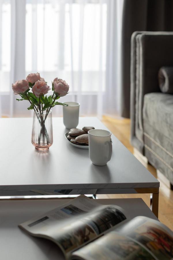 Warsaw Silver Residence By Renters Prestige Buitenkant foto