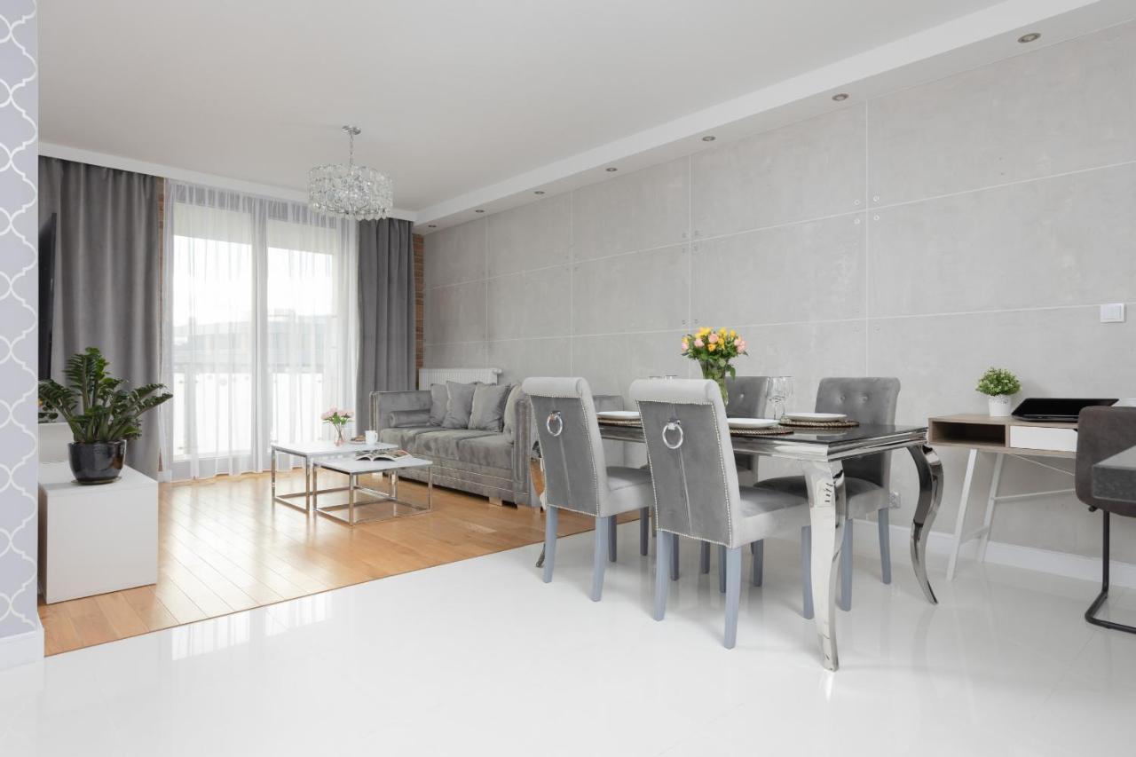Warsaw Silver Residence By Renters Prestige Buitenkant foto